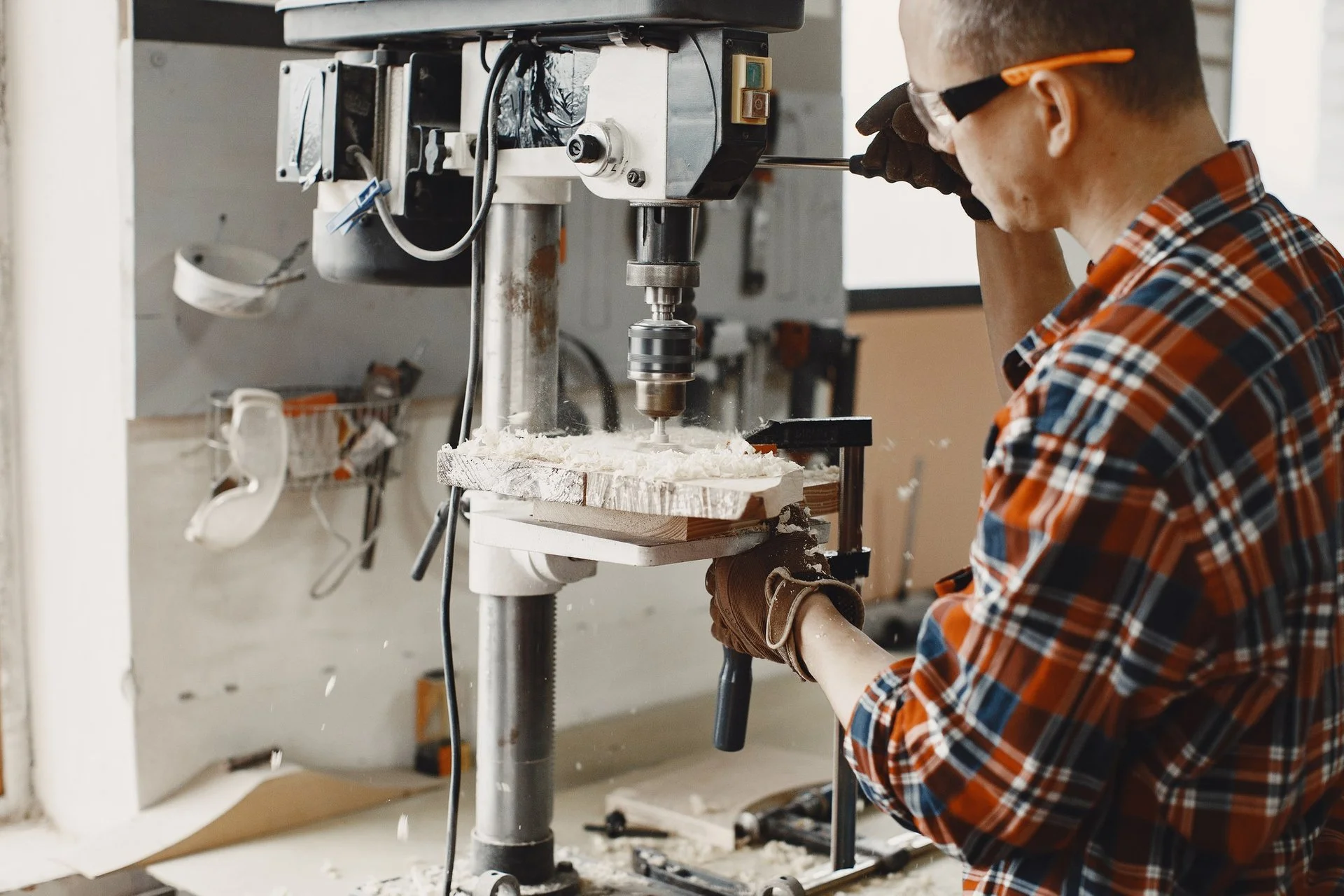 CNC-stansning og -formning